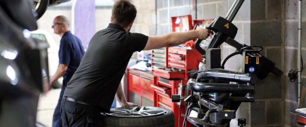 Shortage of Tyre Technicians – a ‘Demographic Time Bomb’